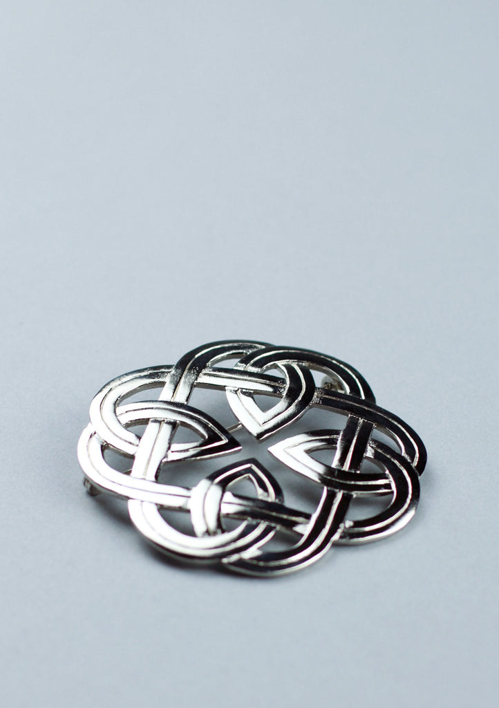 Eternal Interlace Plaid Brooch