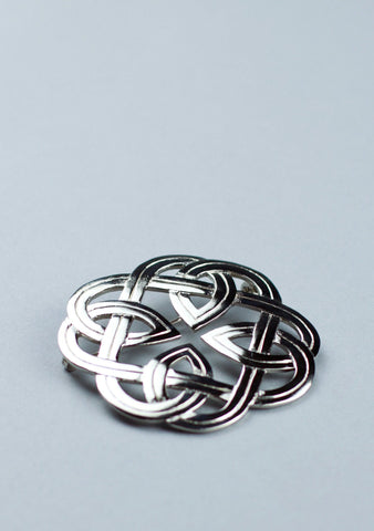 Eternal Interlace Plaid Brooch